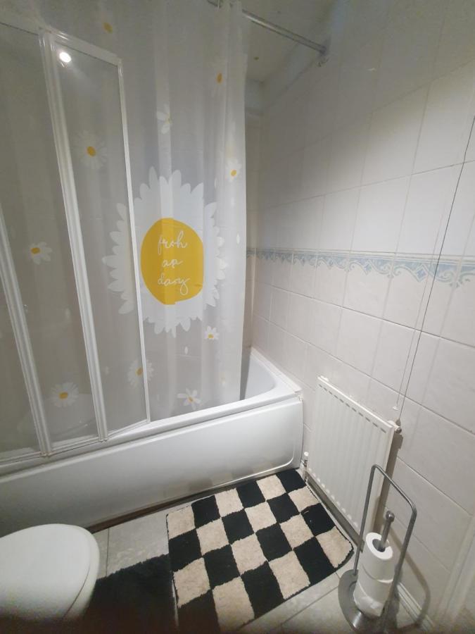 Double Size And Single Room In Barking Barking  Exterior foto