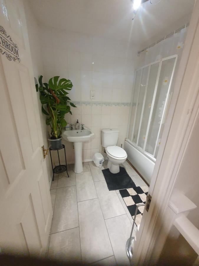 Double Size And Single Room In Barking Barking  Exterior foto